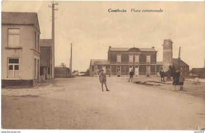 HERON.  COUTHUIN.  PLACE COMMUNALE.  ANIMATION..
