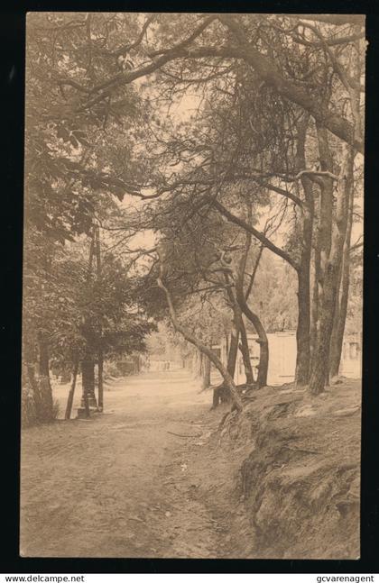 KLUISBERGEN          VERS LA TOUR