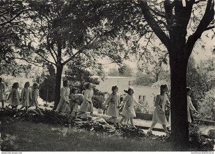 [-5%] BELGIQUE - Crainhem - Œuvre Nationale de lEnfance - Institut Henri Jaspar - Joyeuse promenade - Carte Postal