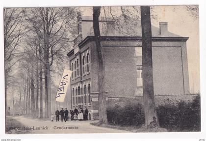Sint Kwintens Lennik. Gendarmerie - geanimeerd - 1913
