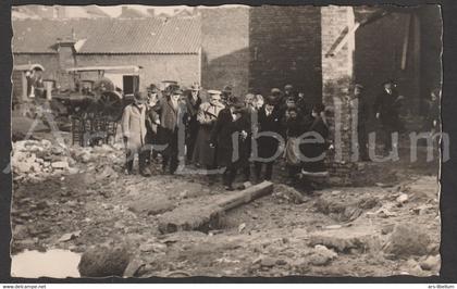 CPA / ROYALTY / Belgique / België / Reine Elisabeth / sinistrés des inondations / région Liègeoise / 1926