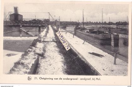 Mol  :  zandgroef