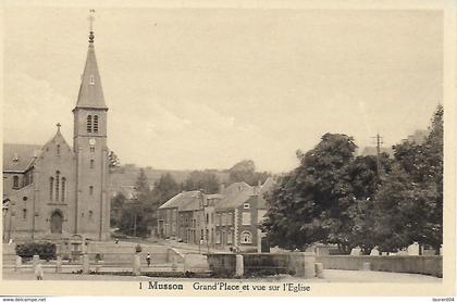 MUSSON. GRAND'PLACE ET L'EGLISE.  ANIMATION