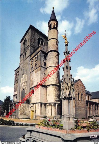 Collégiale Ste-Gertrude et  le perron - Nivelles Nijvel