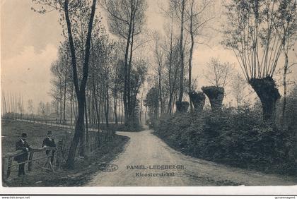 PAMEL LEDEBERGH  KLOOSTERSTRAAT     2 SCANS