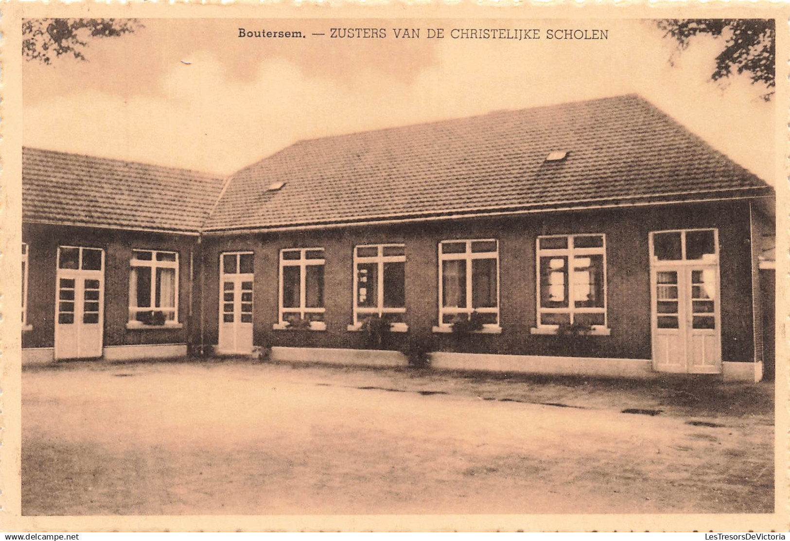 BELGIQUE - Boutersem - Zusters van de Christelijke Scholen - Ecoles chrétiennes - Cour - Carte postale ancienne
