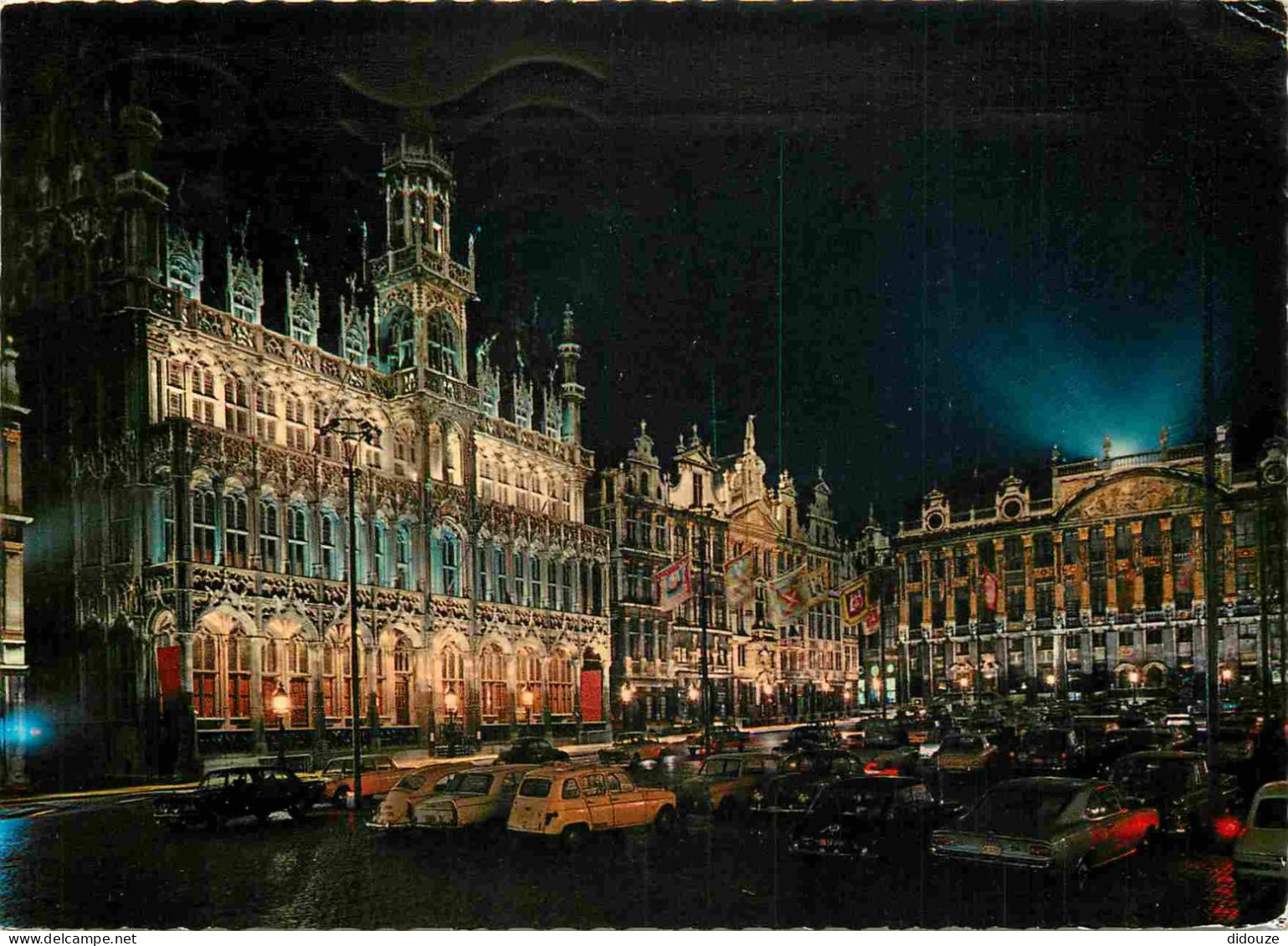 Belgique - Bruxelles - Brussel - Grand place et Maisons du roi la nuit - Automobiles - CPM - Voir Scans Recto-Verso