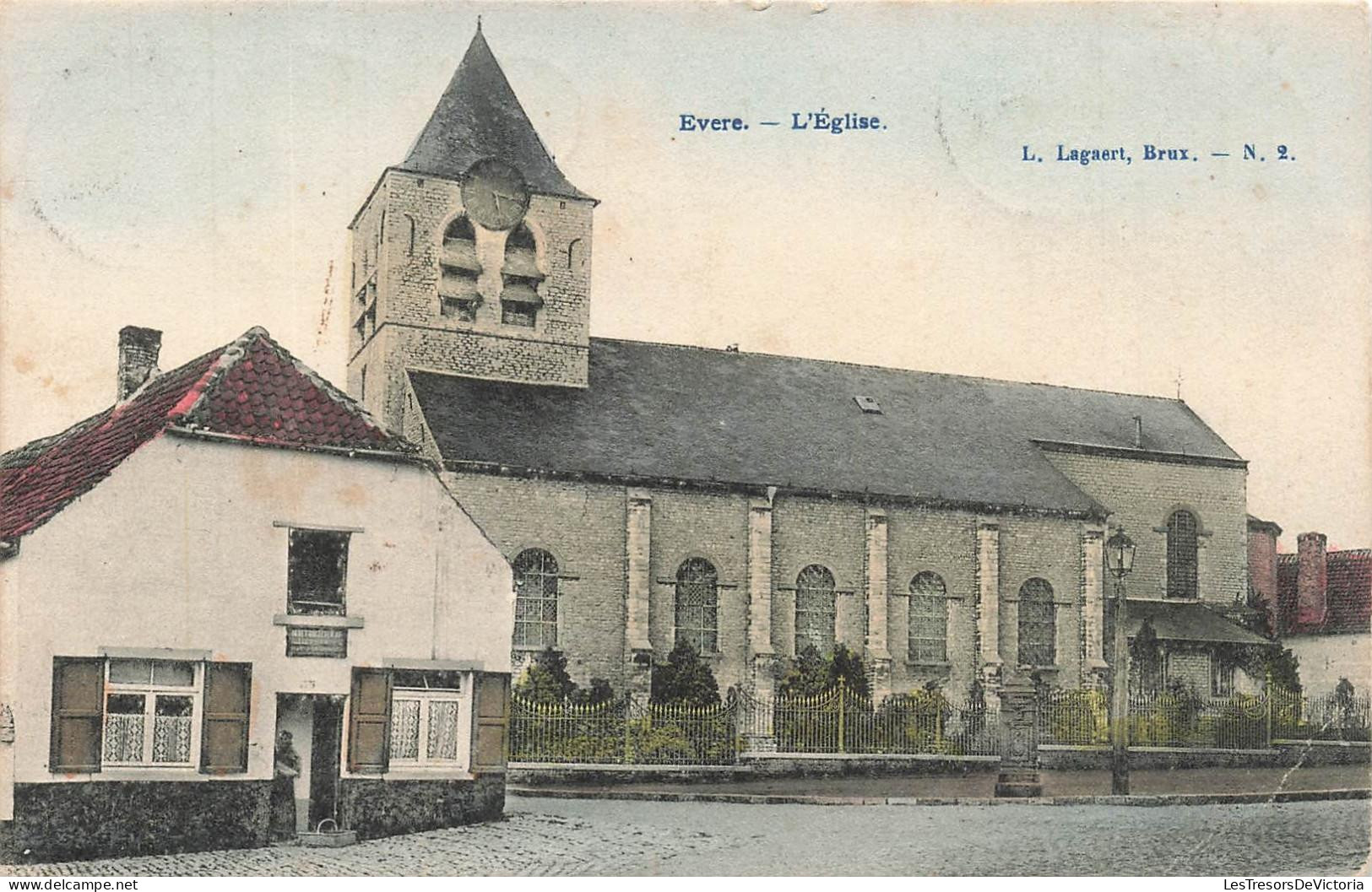 BELGIQUE - Bruxelles - Evere - Eglise - Presbytère - Place - animé - colorisé - edit L Lagaert - Carte Postale Ancienne