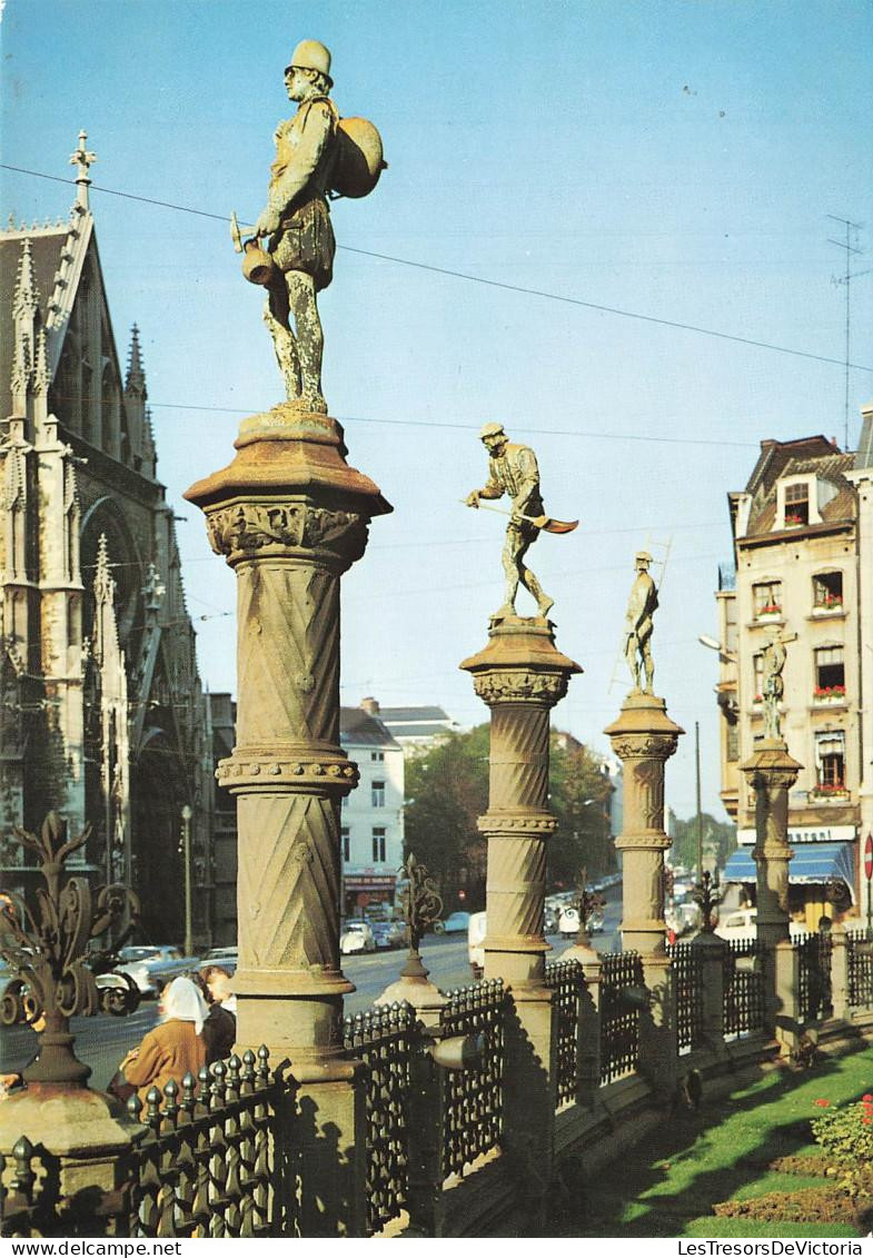 BELGIQUE - Bruxelles - Petit Sablon - métiers - Kleine Zavel - ambachten - statue - ed le Berrurier - Carte Postale