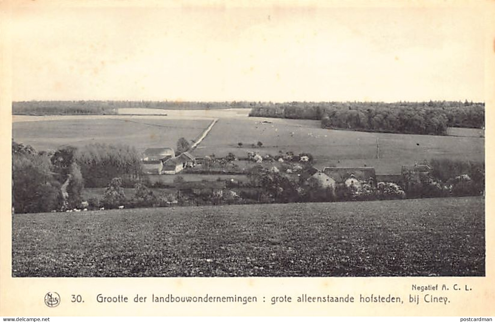 Belgique - CINEY (Namur) Grandes fermes isolées