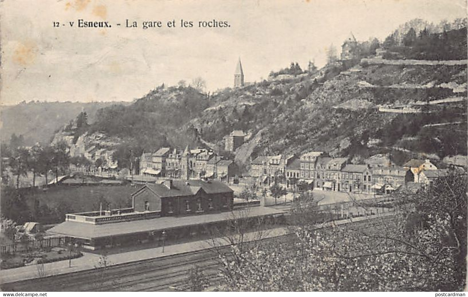 Belgique - ESNEUX (Liège) La gare et les roches