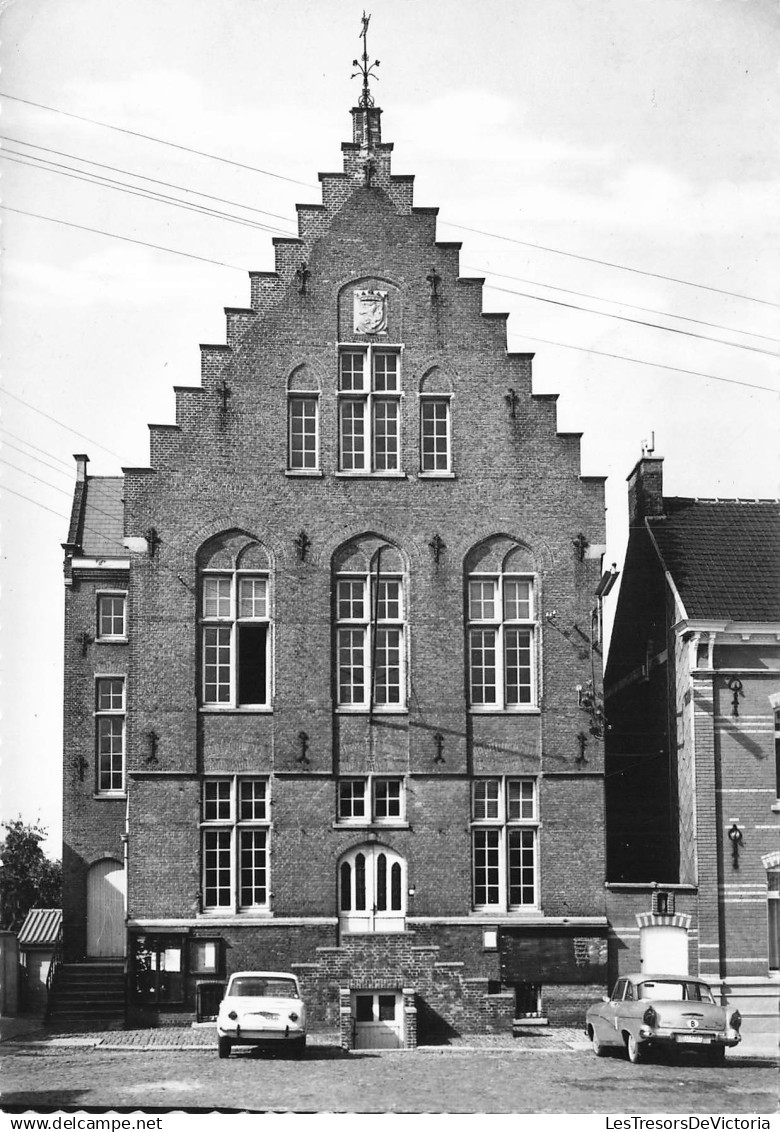 BELGIQUE - Gemeentehuis - St Maria Horebeke - voiture - transport - entrée - Uitg Drukkerij - Carte Postale Ancienne