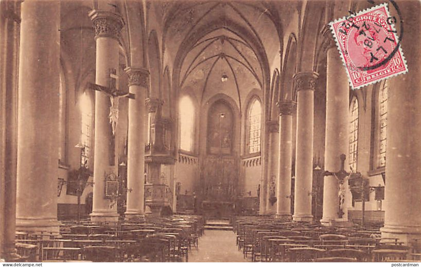 Belgique - GILLY (Hainaut) Intérieur de l'église des Haies