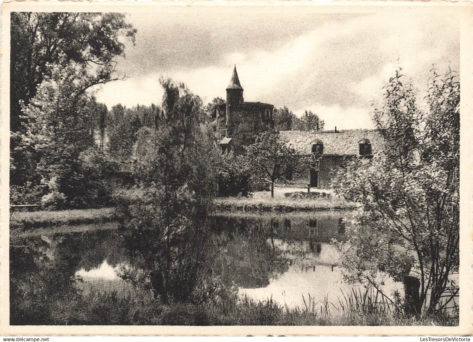 BELGIQUE - Herchies - Château - Donjon féodal - Château fort - Ern Thill - EM - reflet - étang - royal - carte postale