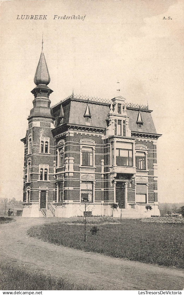 BELGIQUE - Lubbeek - Frederikshof - Architecture - Tour - Flèche - Jardin - Cour - Allée - Carte postale ancienne
