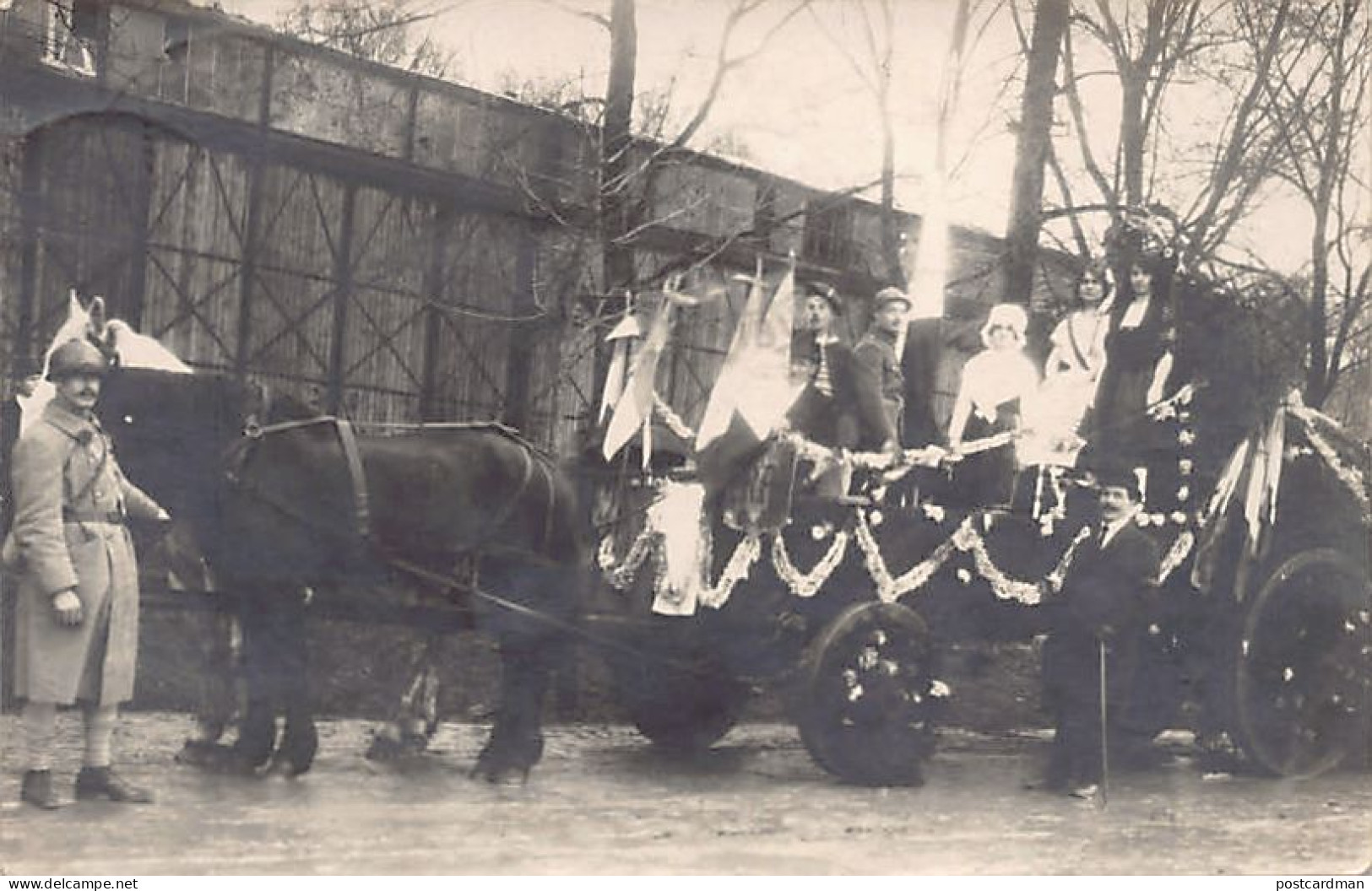 Belgique - MEIX-DEVANT-VIRTON (Lux.) Fête patriotique à la libération en 1918 - Soldats français - CARTE PHOTO