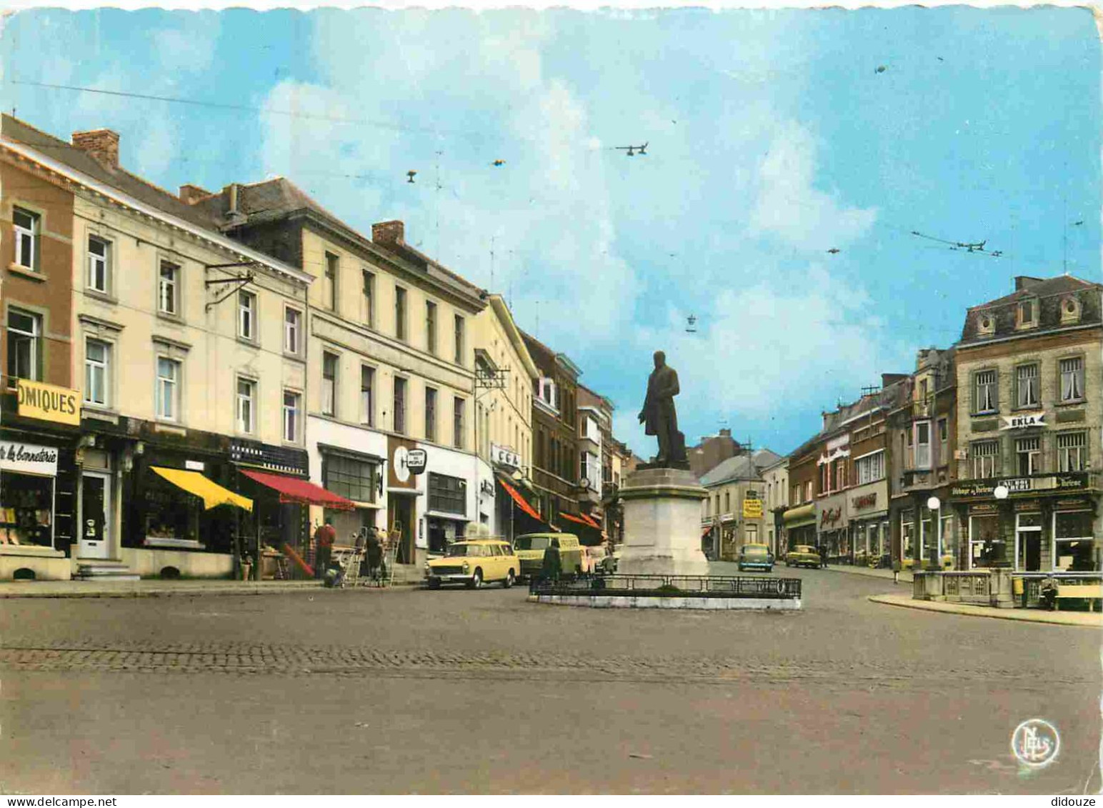 Belgique - Morlanwelz - Grand rue et monument Warocqué - Automobiles - Carte Dentelée - CPM - Voir Scans Recto-Verso