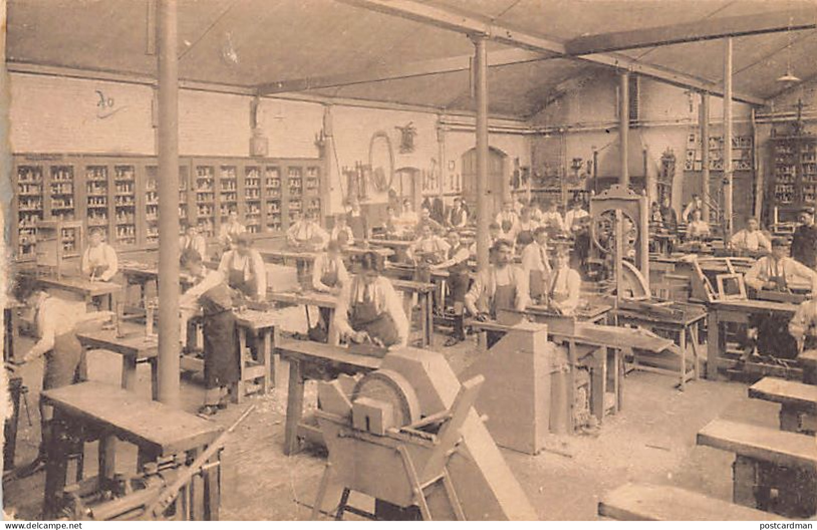 Belgique - PASSY FROYENNES (Hainaut) Ateliers du bois