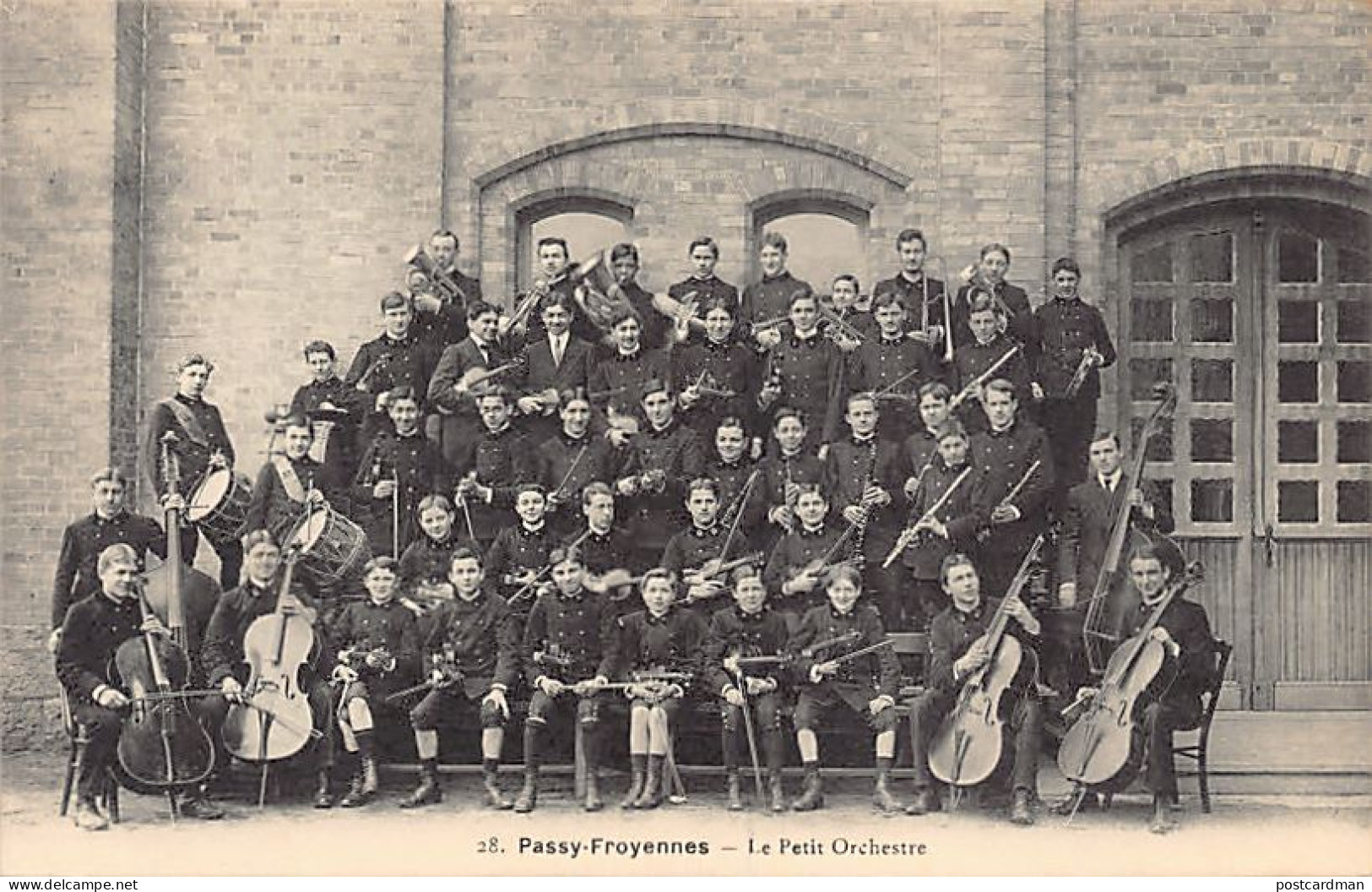 Belgique - PASSY FROYENNES (Hainaut) Le petit orchestre