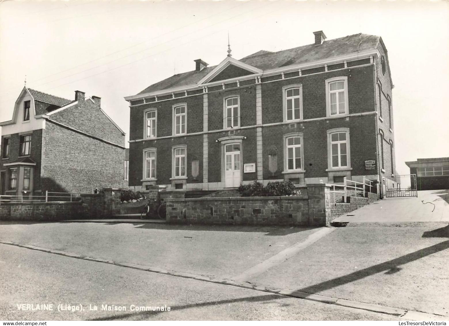 BELGIQUE - Verlaine - Maison Communale - Bâtiment - Enceinte - Jardin - Portail - Pilier - Carte Postale Ancienne