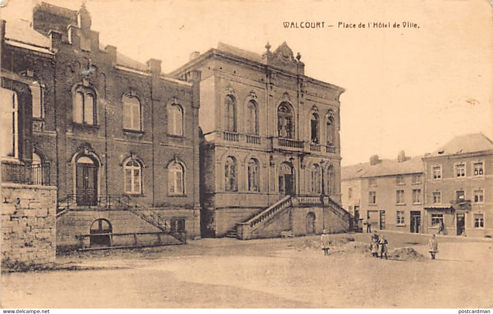 Belgique - WALCOURT (Namur) Place de l'Hôtel de Ville