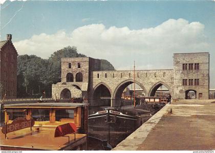BG12022 tournai doornik pont des trous   belgium
