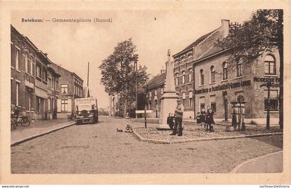 BELGIQUE - Betekom - Gemeenteplaats - Place - Monument - Voiture - Transport - Enfant - Animé - Carte postale ancienne