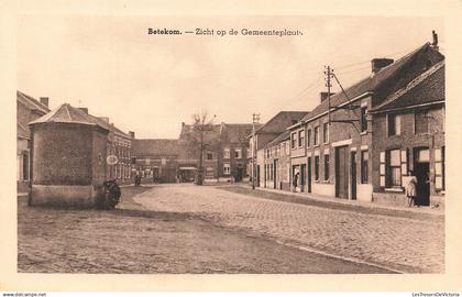 BELGIQUE - Betekom - Zicht Gemeenteplaats - Uitg Jan Van Rompaey - Animé - Transport - Moto - Carte Postale Ancienne