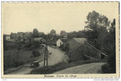 Bertogne :  entrée de village
