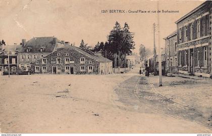 Belgique - BERTRIX (Lux.) Grand'Place et rue de Burhaimont - Café