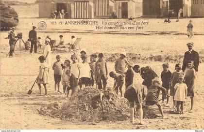 Blankenberghe - Kinder bauen Strandburg 1922