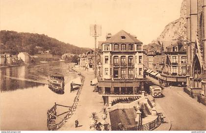 Belgique - DINANT (Namur) Hôtel de la Collégiale - Arrivée du bateau et rue Saxe