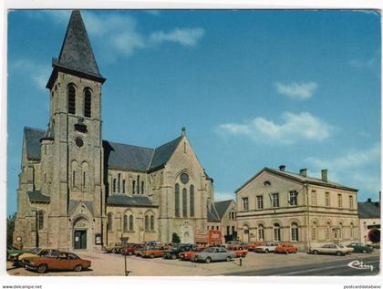 Etalle sur Semois - L'Eglise - & old cars