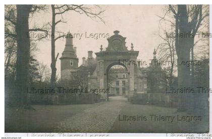 carte photo Fontaine l'Evêque  Entrée du Château   mention au dos   CPA