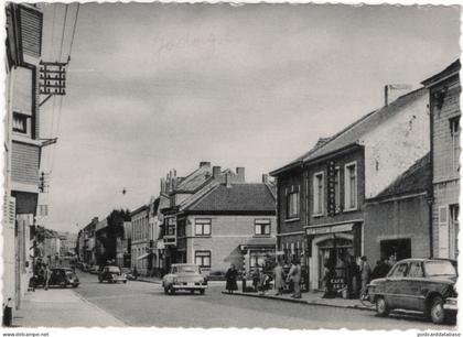 Jodoigne - Chaussée de Charleroi - & old cars