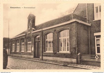 [-10%] BELGIQUE - Kampenhout - Bewaarschool - Ecole catholique - extérieur - rue - statue - entrée - porte - Carte posta