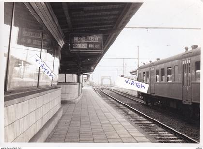 Mechelen   :  Gare avec train omnibus --  Braine L'Alleud       18x 13 cm