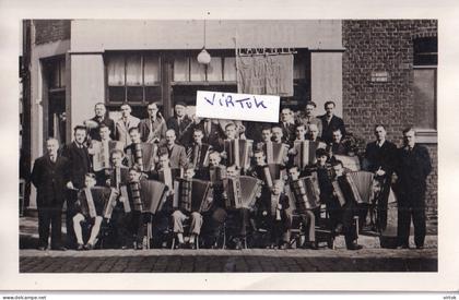 Fayt-lez-Manage : ( sur le drapeau )    L'avenir Faytois - fondée 1947 (  Accordions )  carte photo