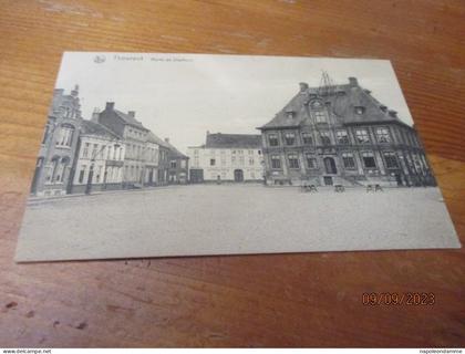 Torhout, Markt en stadhuis