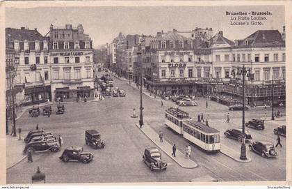 CPA BELGIQUE @ BRUXELLES - La Porte Louise - transport urbain tramway autos en 1953