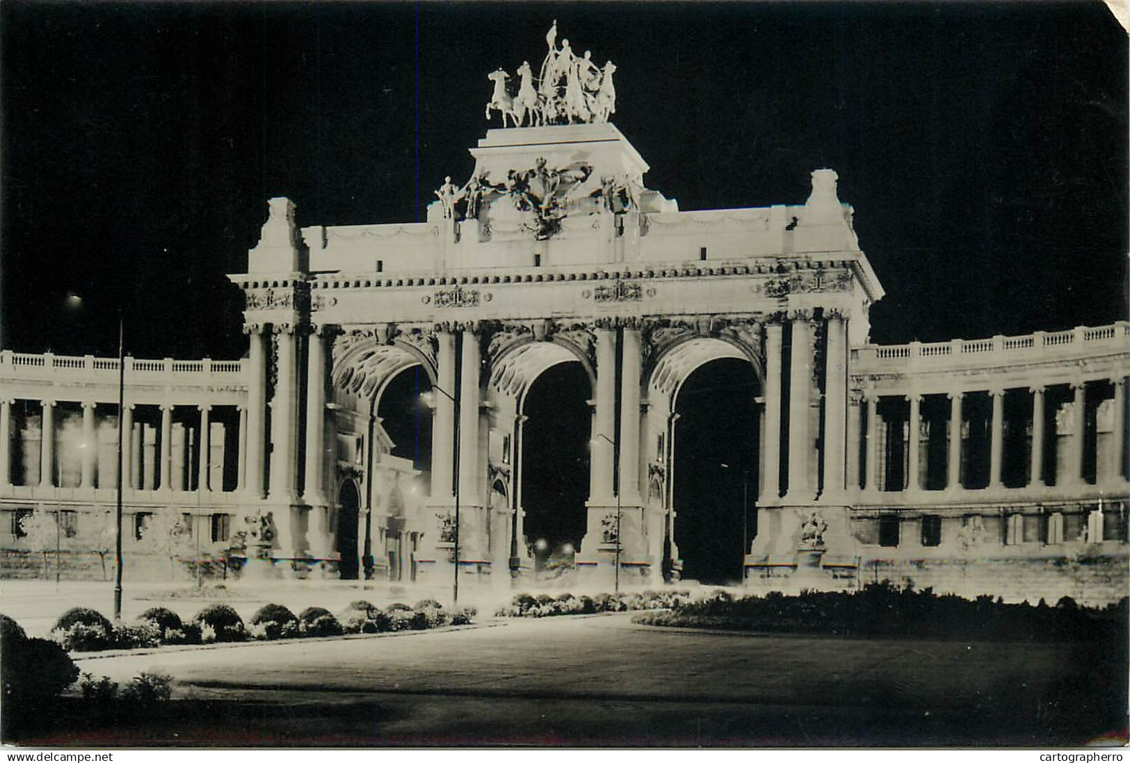 Belgium Bruxelles Fifty Jubilee's Arcade by night