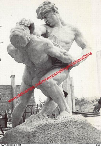 De Worstelaars van Jef Lambeaux - Sportcentrum - Aalter