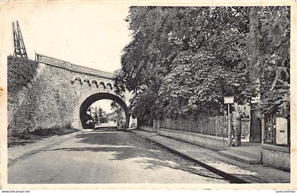 Belgique - BEAURAING (Namur) Le viaduc et le lieu des apparitions