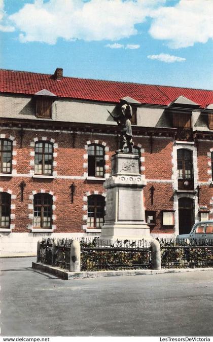 BELGIQUE - Bernissart - Blaton - Monument - maison communale - voiture - Ed Charlier Assoignon - Carte Postale