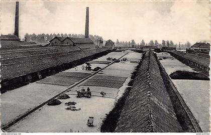 België - BOOM (Ant.) Steenbakkerijen - Vervaardigen van handsteen