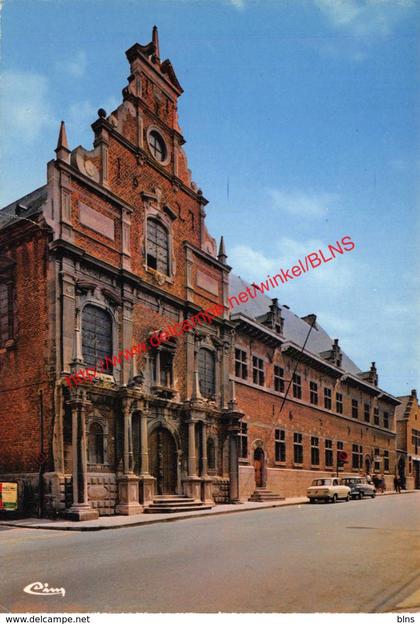 L'ancienne église et la poste - Braine-le-Comte