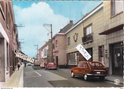 Denderleeuw : Guido Gezellestraat  en postkantoor   ( 15 x 10.5 cm )   old cars