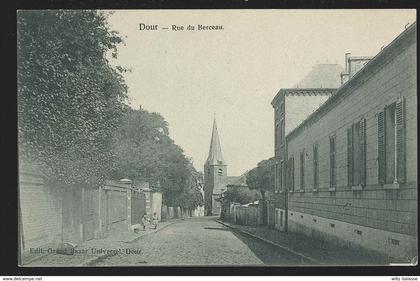 +++ CPA - DOUR - Rue du Berceau    //
