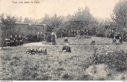 BURST - Pensionnat des Surs Franciscaines - Une vue dans le Parc