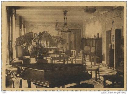 Lovenjoul :  Salve Mater  :   salle de réunion  ( groot formaat )   piano